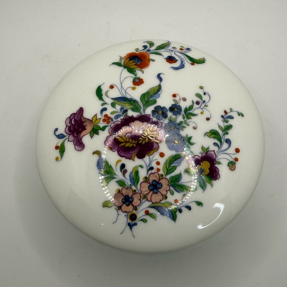 Limoges France Round Lided trinket box With Flowers